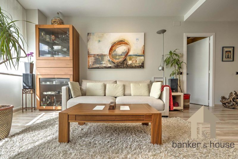 Pis en venda Cerdanyola del Vallès, Barcelona. Ref: 1648. Banker & House