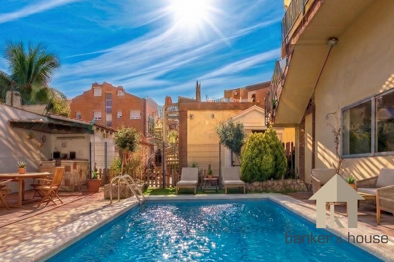 Chalet Independiente en venta Montcada I Reixac, Barcelona. Ref: 1727. Banker & House