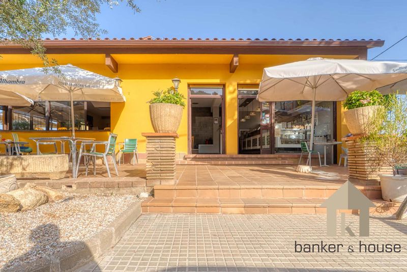 Chalet Independiente en venta Cerdanyola del Vallès, Barcelona. Ref: 2129. Banker & House