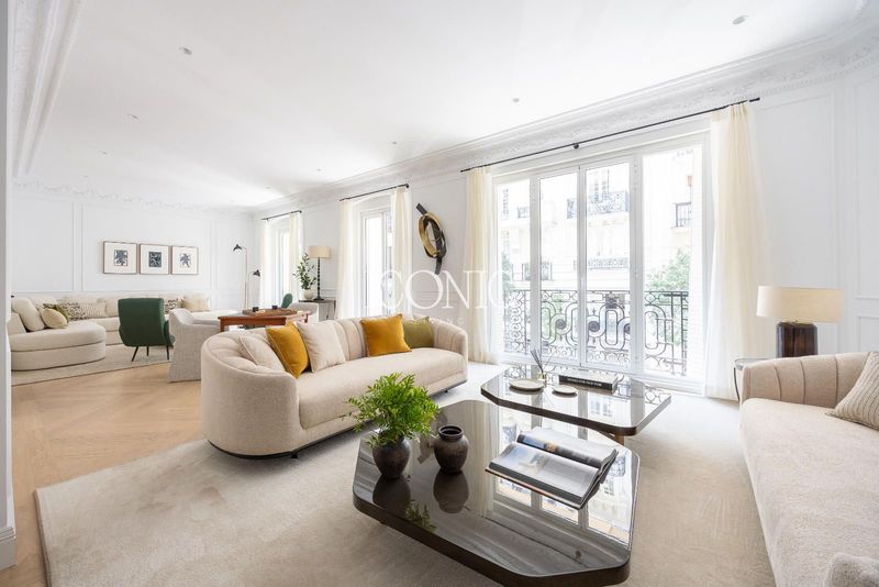 Large 3-bed apartment in Salamanca