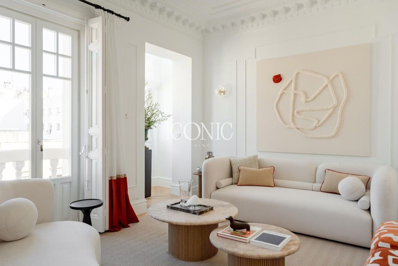 Rare 3-bed apartment in classic building in Lista, Salamanca