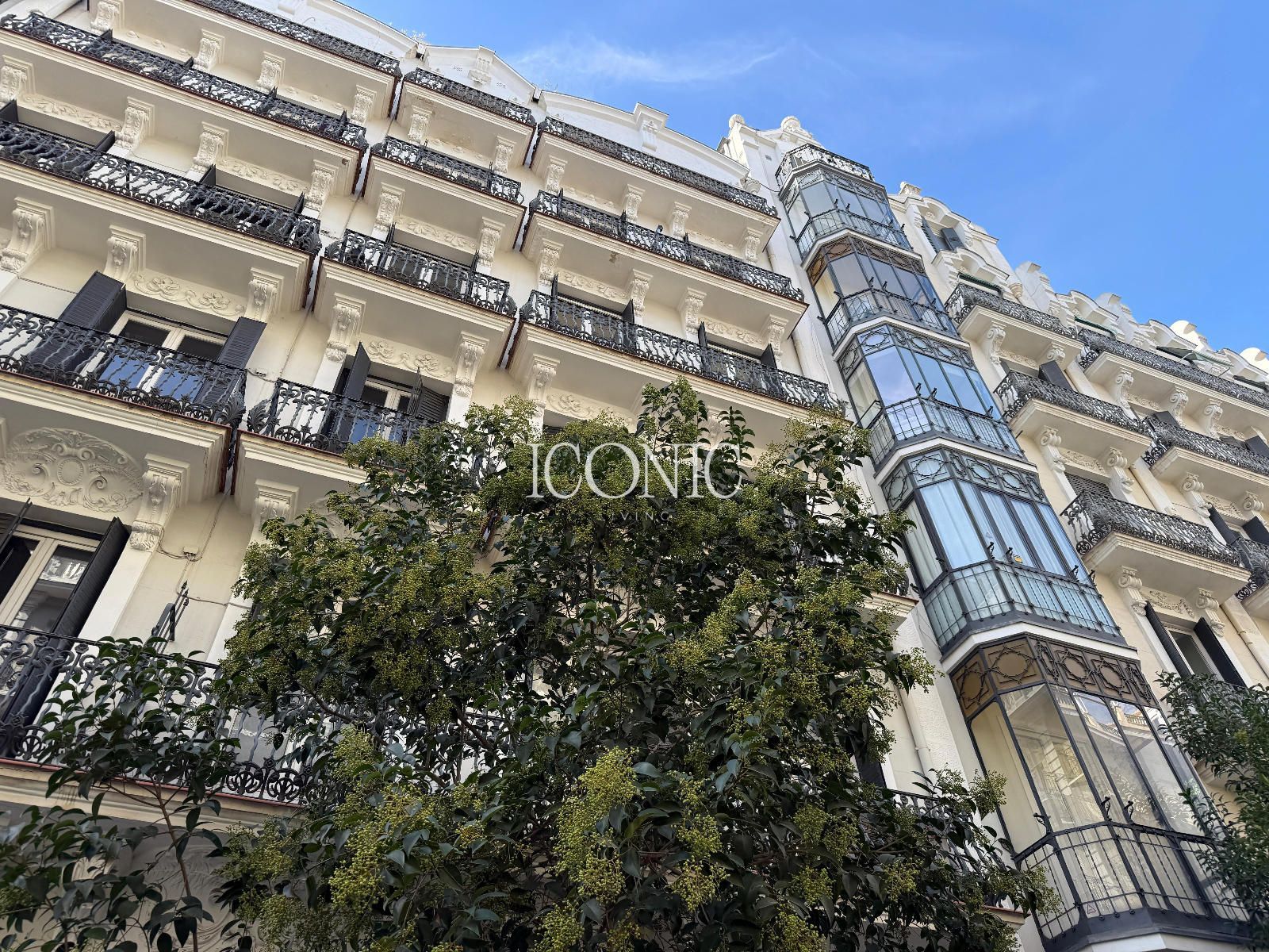 Flat for sale Madrid. Ref: 2462. Iconic Living 