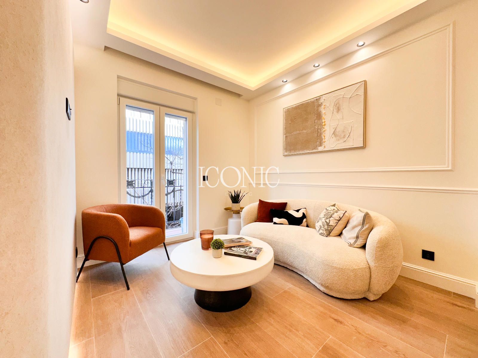 Flat for sale Madrid. Ref: 2465. Iconic Living 