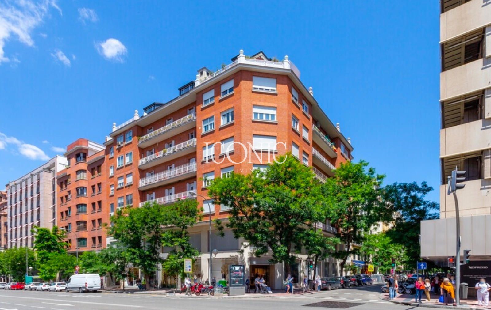 Flat for sale Madrid. Ref: 2472. Iconic Living 