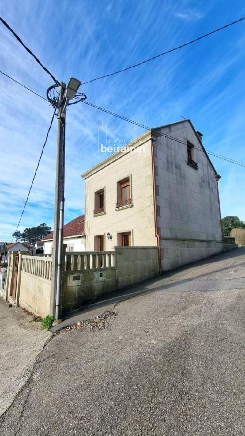 Chalet Independiente en venta Ribeira, A Coruña. Ref: 1003. Inmobiliaria Beiramar
