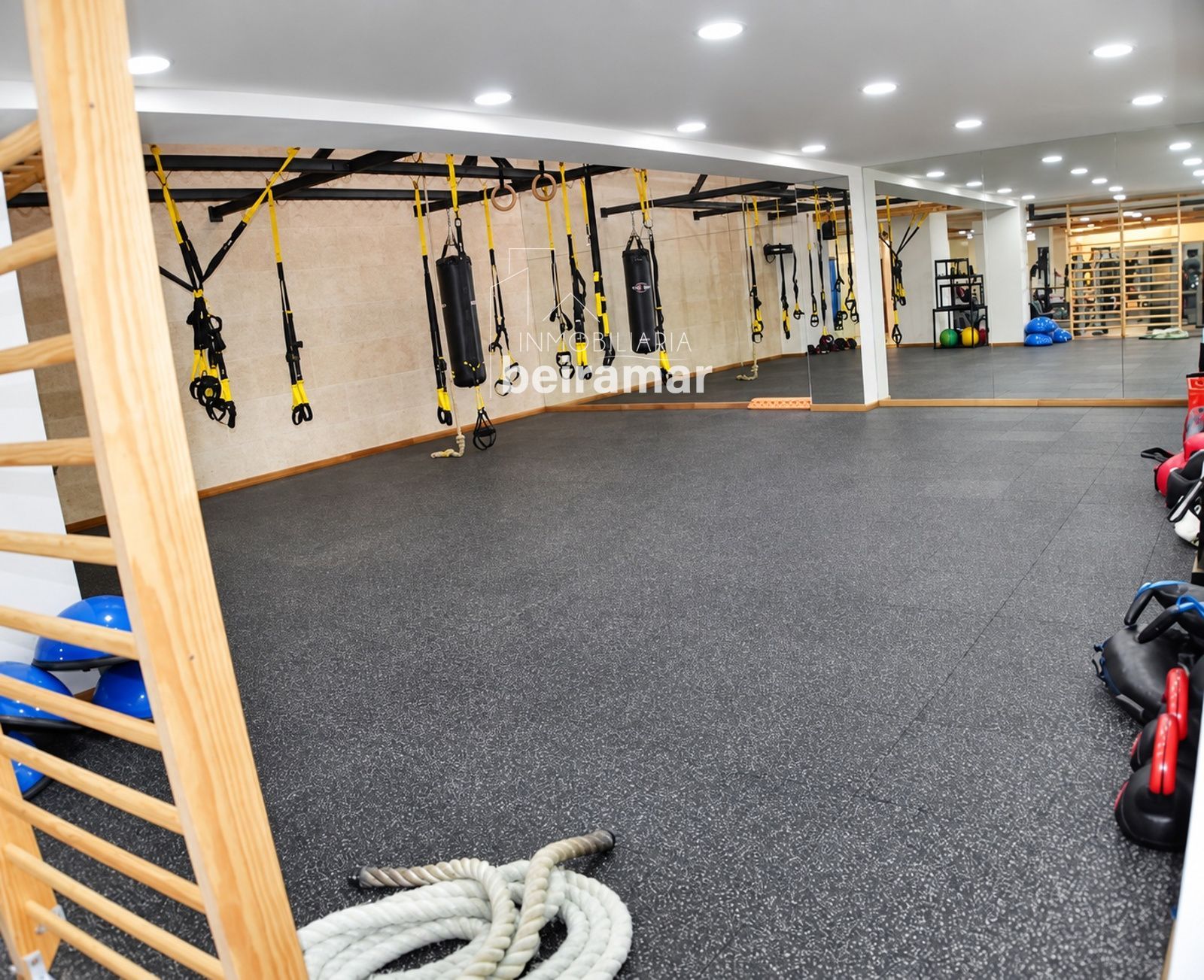 Gimnasio alquilado en rentabilidad en Ribeira — 852 m² y licencia en vigor”. - Foto 31