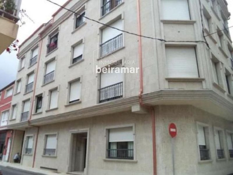 Garage for sale A Pobra Do Caramiñal, A Coruña. Ref: 1070. Inmobiliaria Beiramar