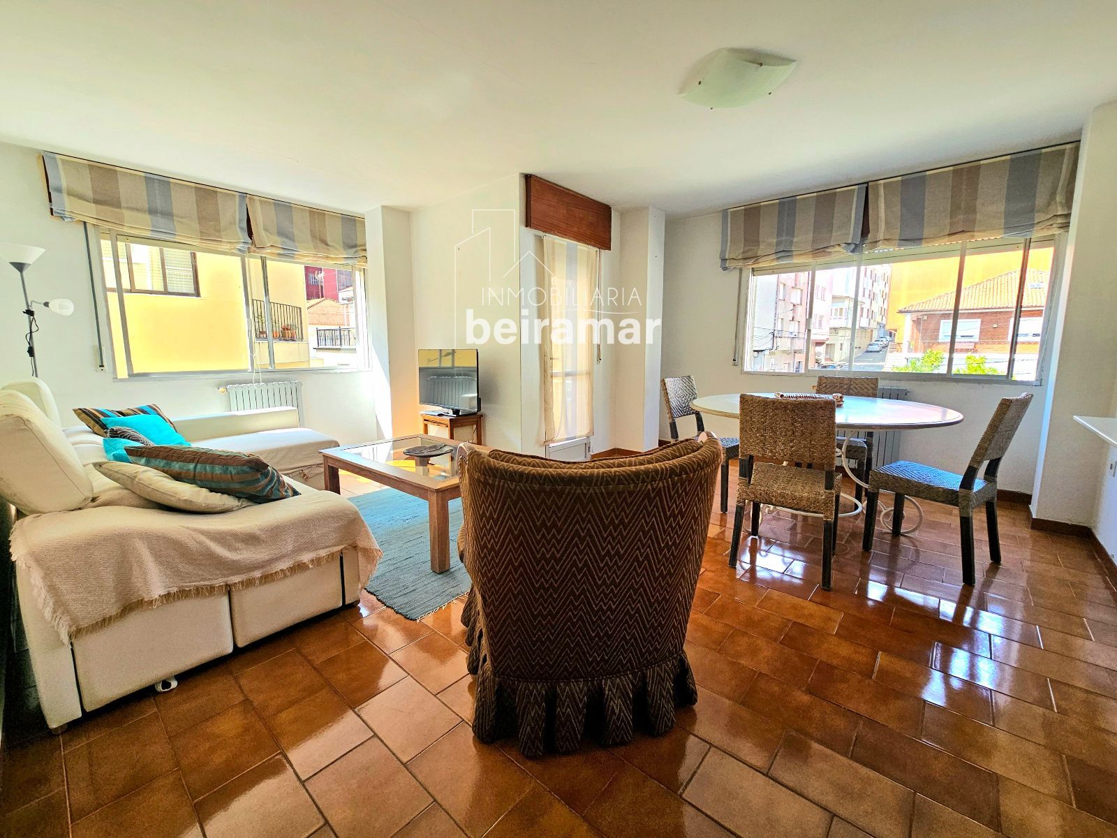 Edificio completo en venta en el centro de A Pobra do Caramiñal