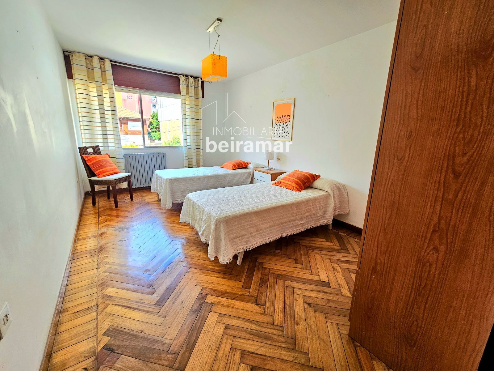 Edificio completo en venta en el centro de A Pobra do Caramiñal