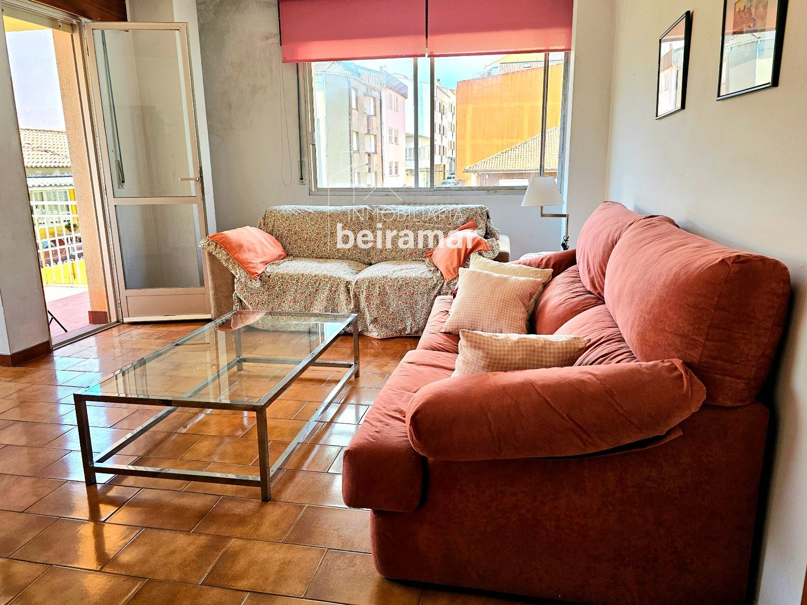 Edificio completo en venta en el centro de A Pobra do Caramiñal