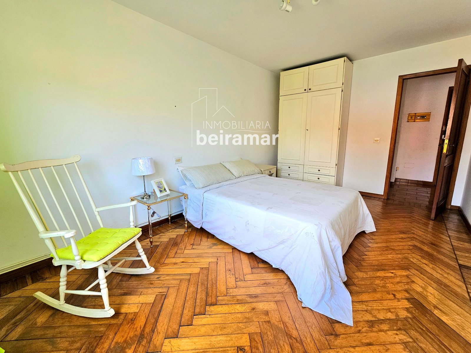 Edificio completo en venta en el centro de A Pobra do Caramiñal