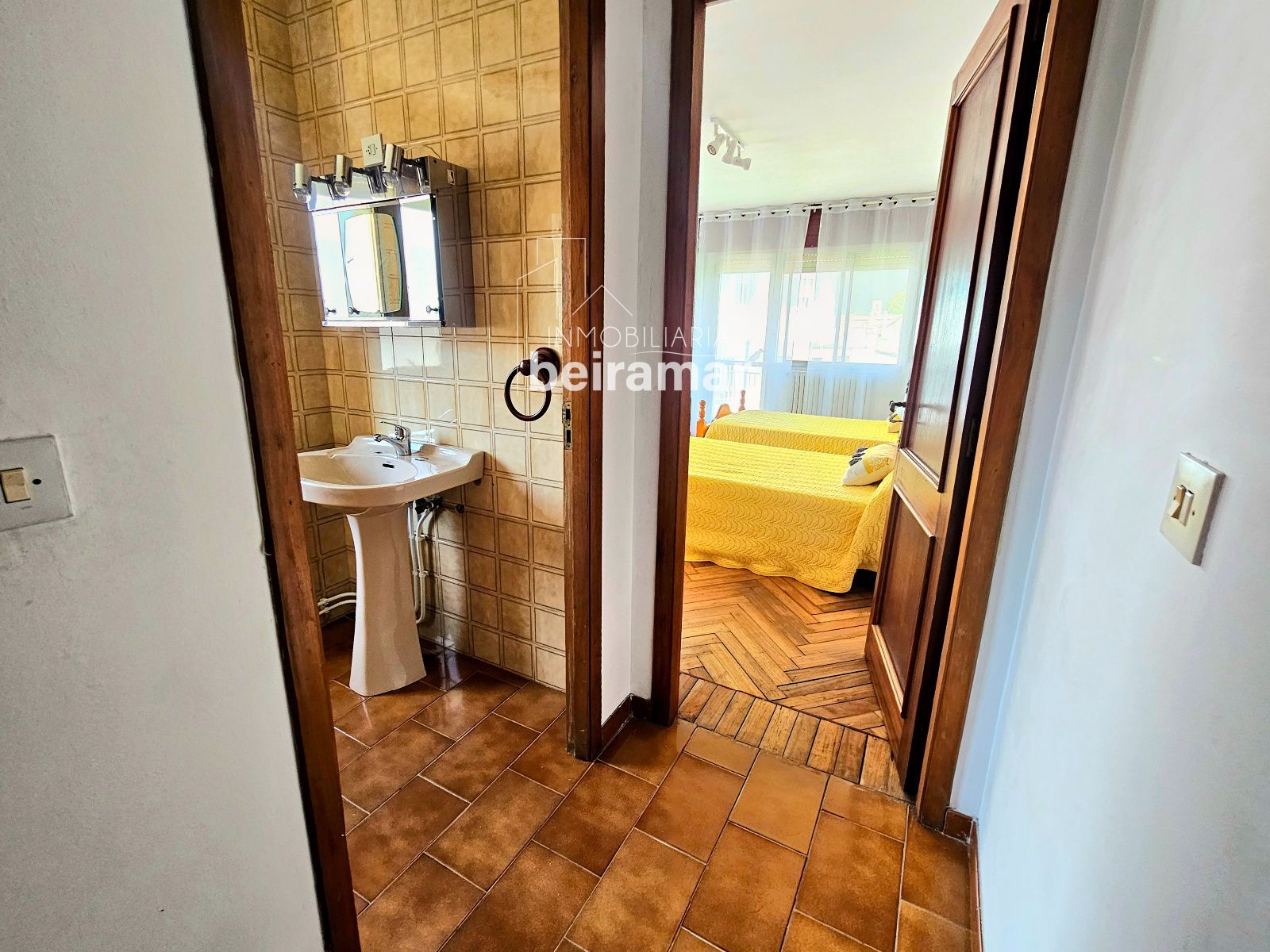 Edificio completo en venta en el centro de A Pobra do Caramiñal