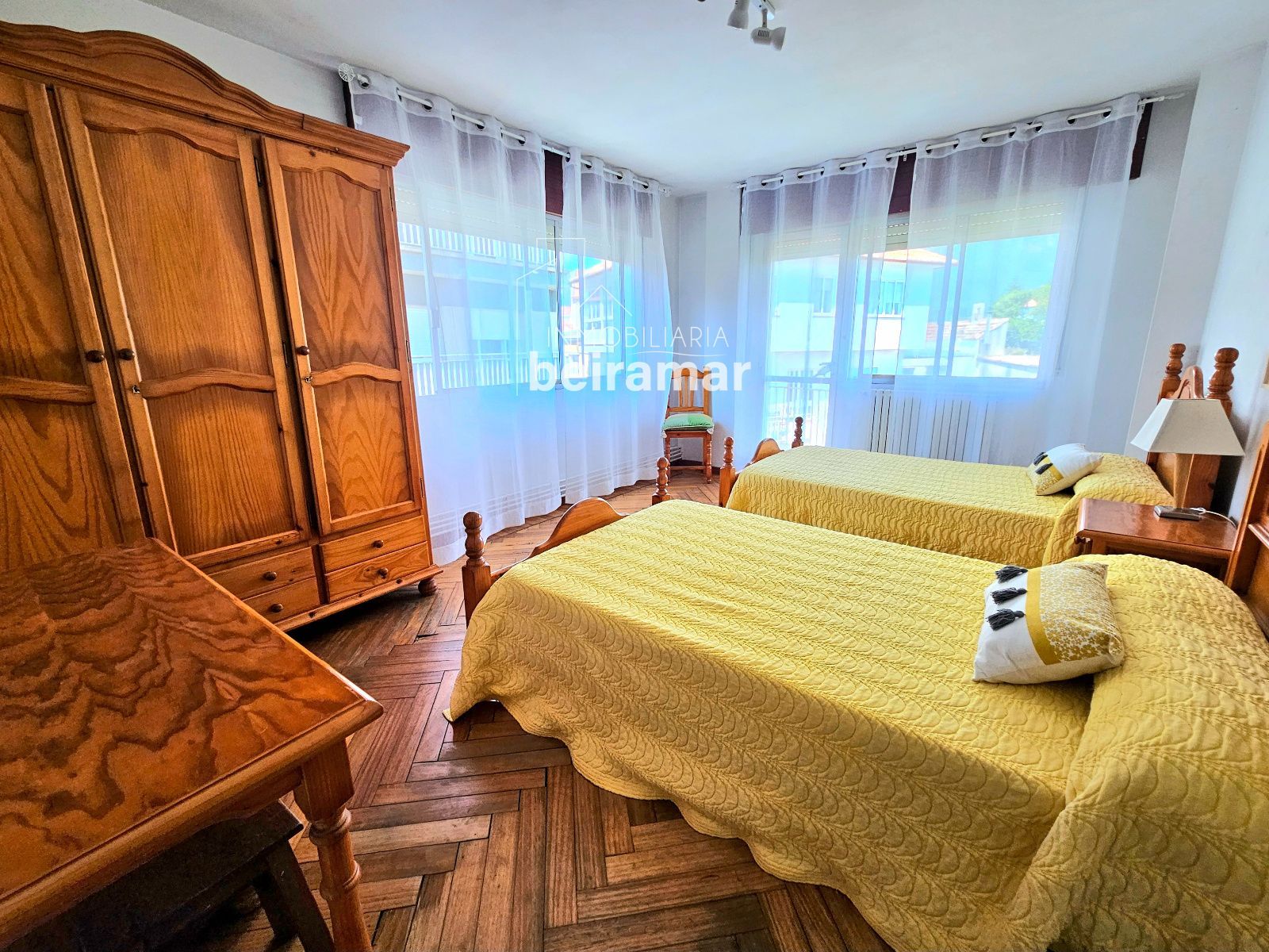 Edificio completo en venta en el centro de A Pobra do Caramiñal
