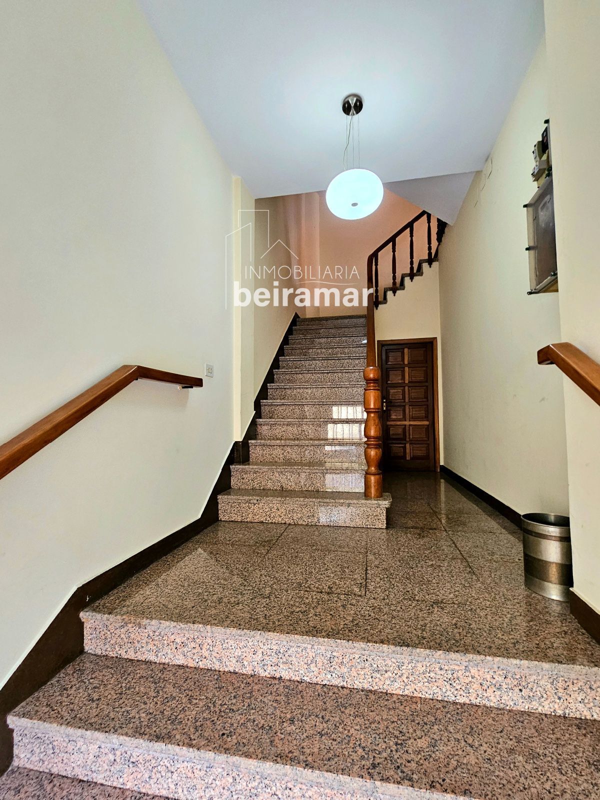 Edificio completo en venta en el centro de A Pobra do Caramiñal