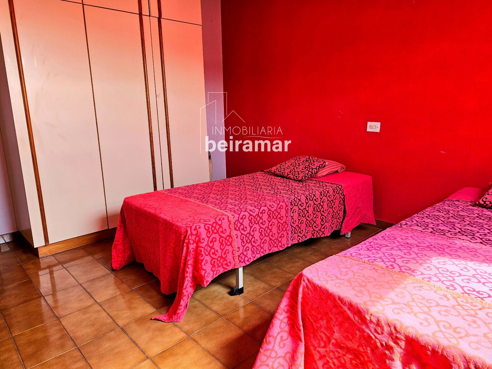Edificio completo en venta en el centro de A Pobra do Caramiñal