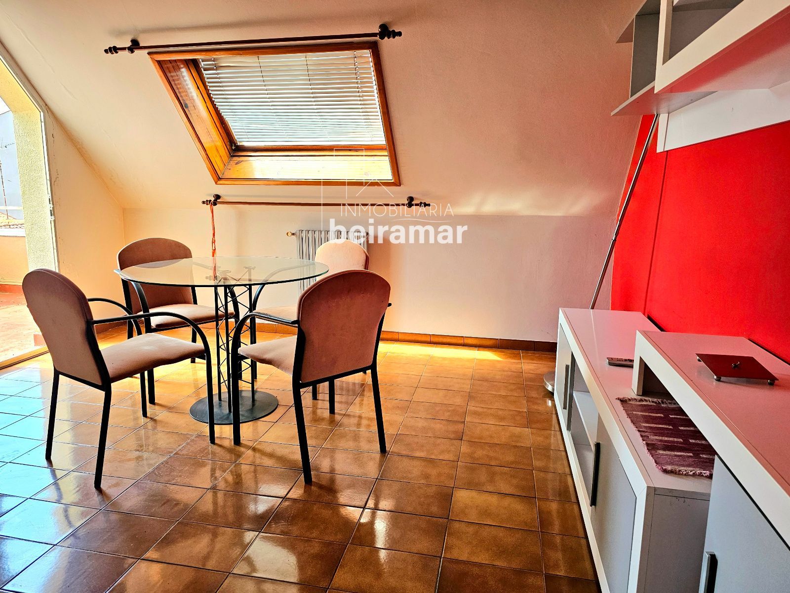 Edificio completo en venta en el centro de A Pobra do Caramiñal