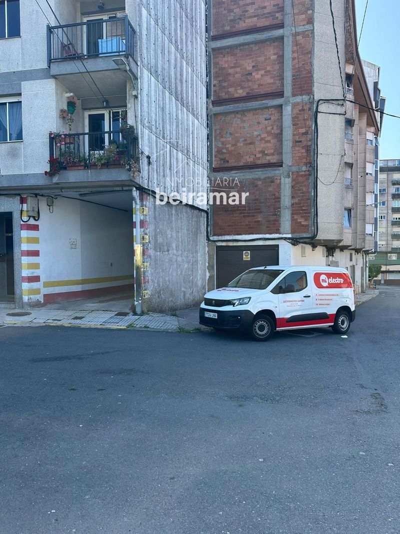 Garaje en alquiler Ribeira, A Coruña. Ref: 1159. Inmobiliaria Beiramar