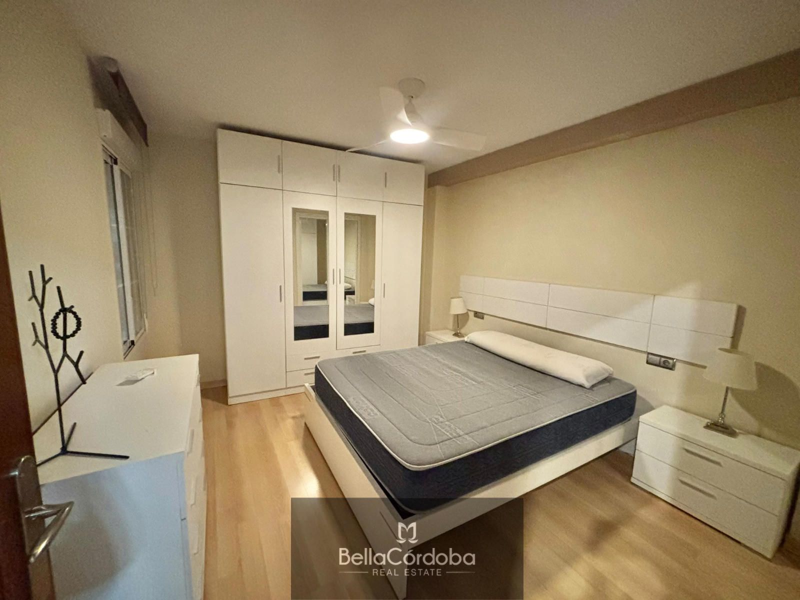 PISO DE 3 HABITACIONES CON TERRAZA, PARA ENTRAR A VIVIR EN LA ZONA DE VALDEOLLEROS. - Foto 8