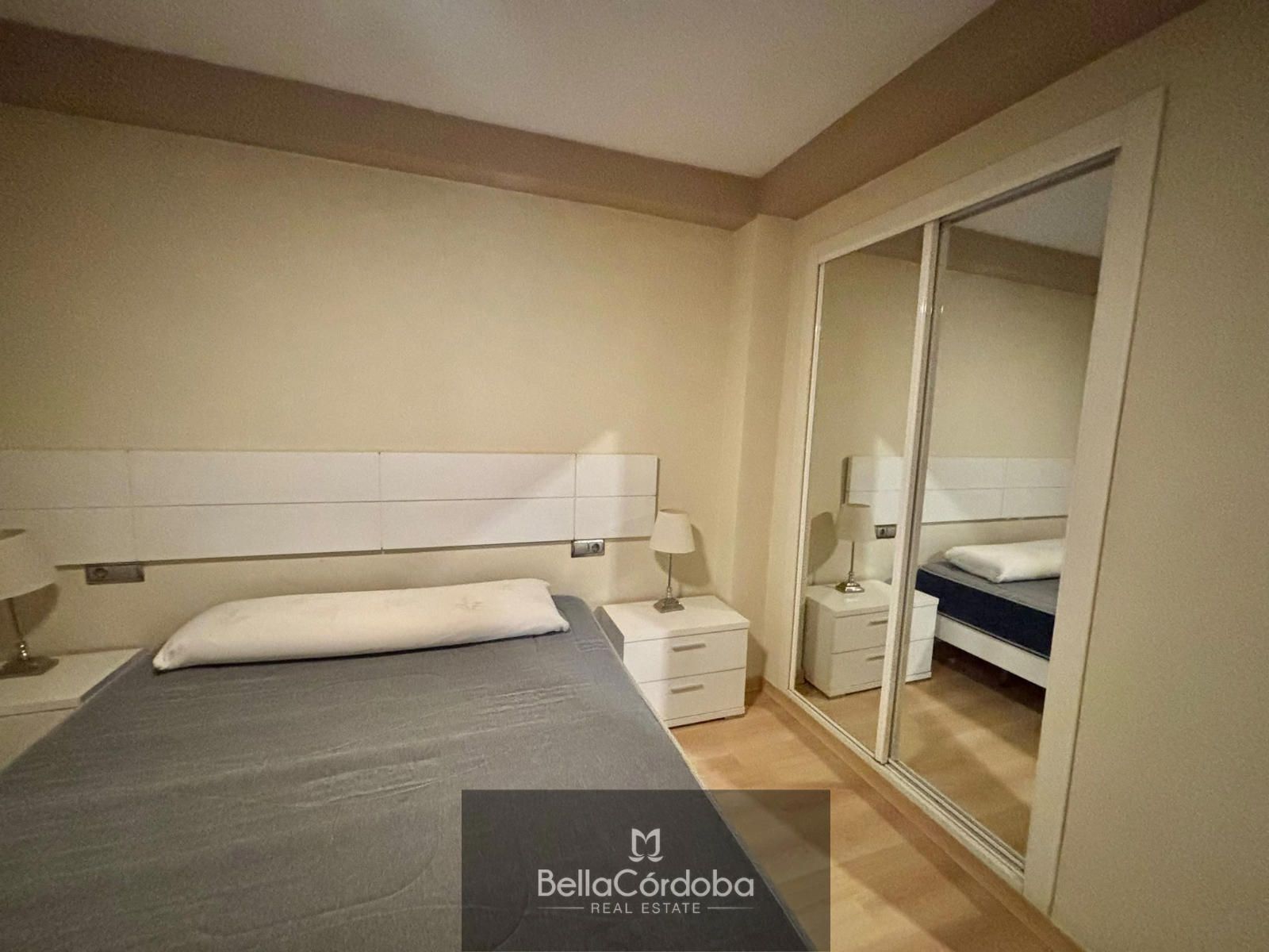 PISO DE 3 HABITACIONES CON TERRAZA, PARA ENTRAR A VIVIR EN LA ZONA DE VALDEOLLEROS. - Foto 9
