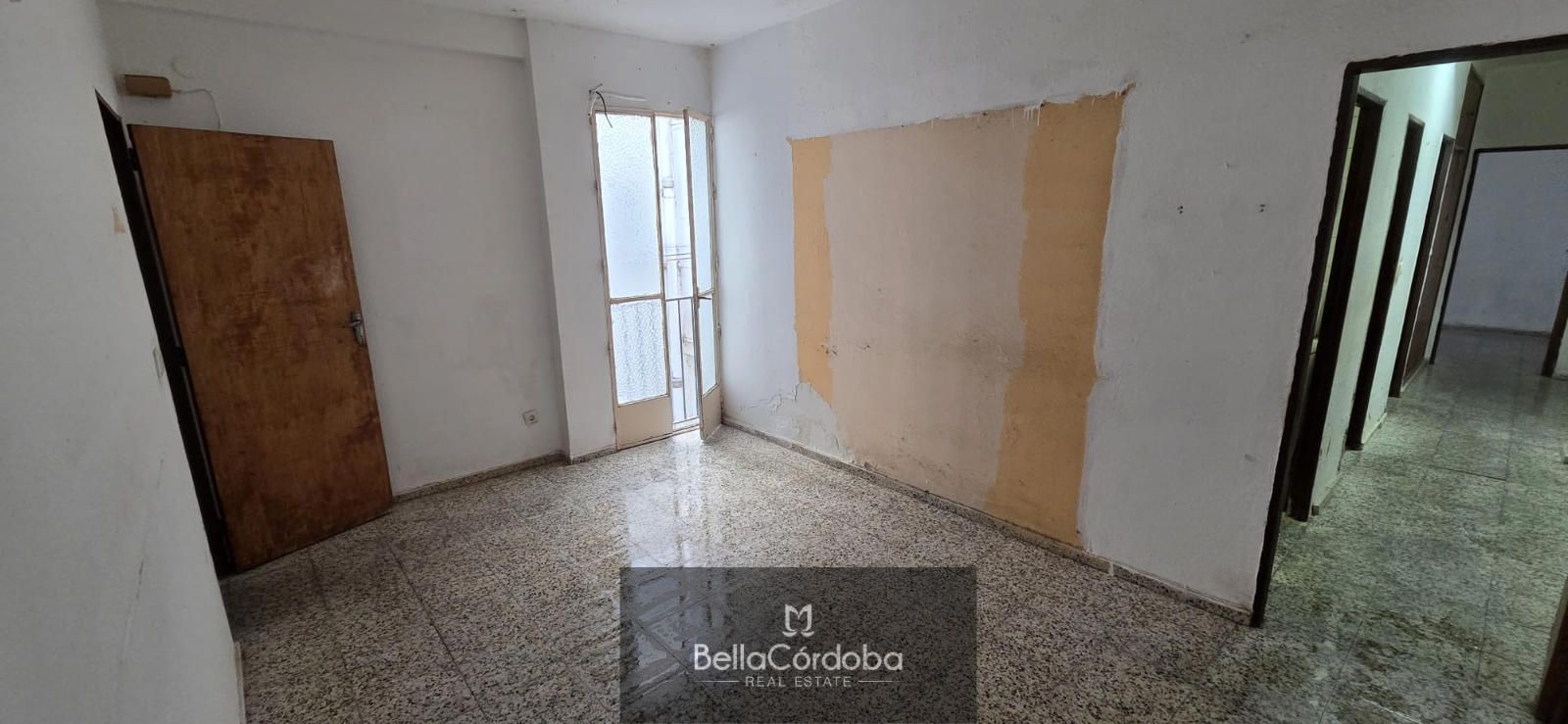 EXCELENTE INVERSIÓN EN CIUDAD JARDIN DE 4 HABITACIONES EXTERIOR CON TERRAZA JUNTO AL PARQUE JUAN CARLOS I. - Foto 11