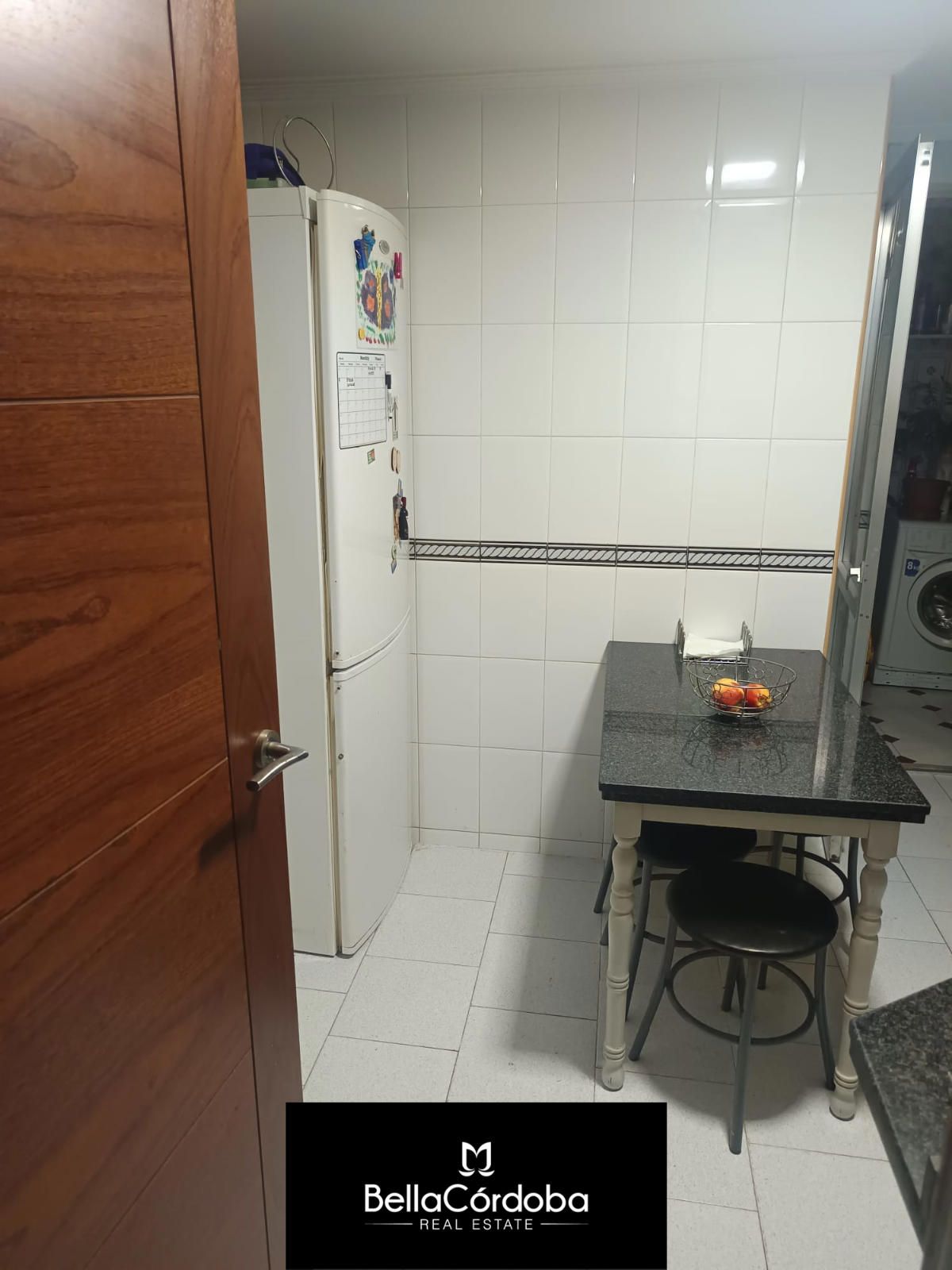 PISO DE TRES DORMITORIOS CON ASCENSOR A DOS PASOS DE LA ESTACIÓN DE TREN Y AUTOBUSES. - Foto 4