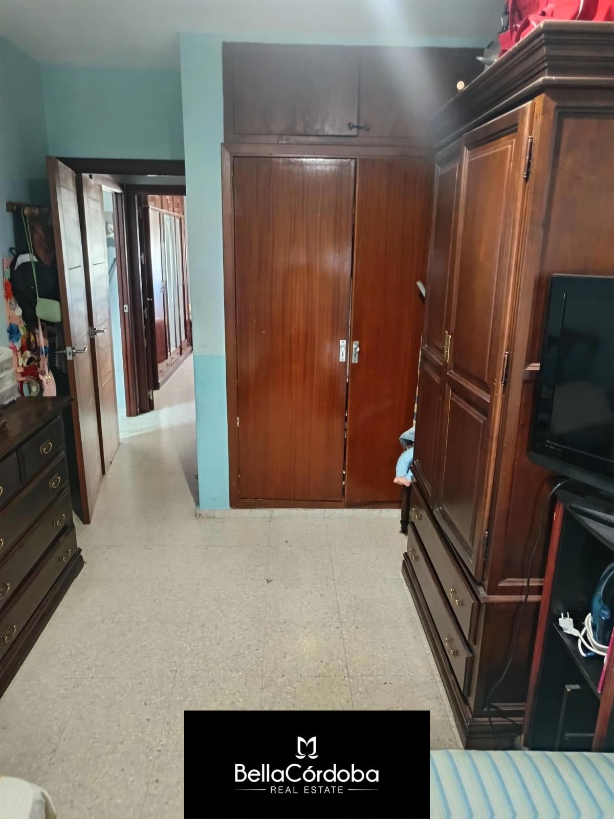 PISO DE TRES DORMITORIOS CON ASCENSOR A DOS PASOS DE LA ESTACIÓN DE TREN Y AUTOBUSES. - Foto 8