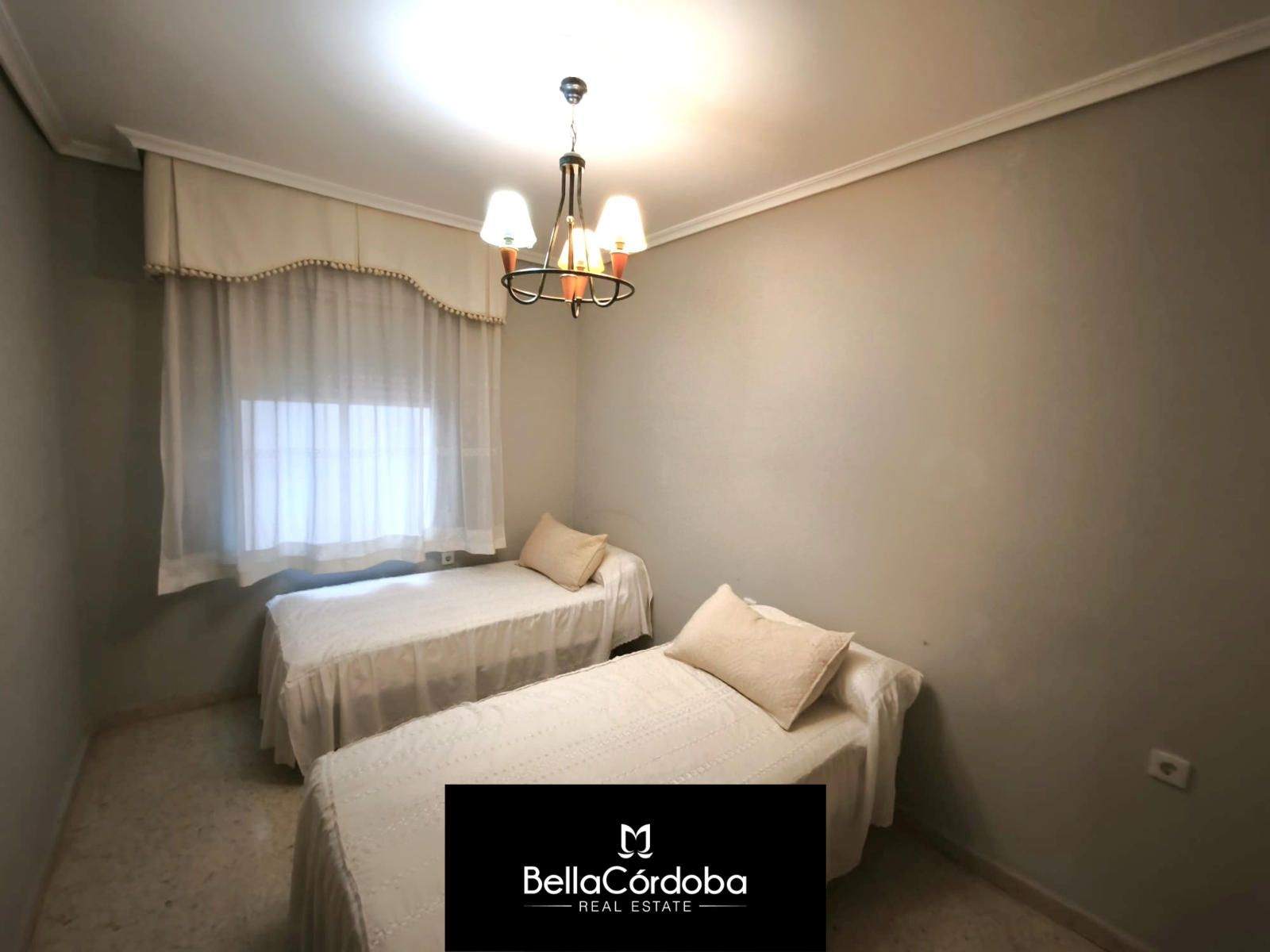 SEÑORIAL PISO EN CIUDAD JARDIN DE 4 HABITACIONES,  CON DOS ASCENSORES. - Foto 16