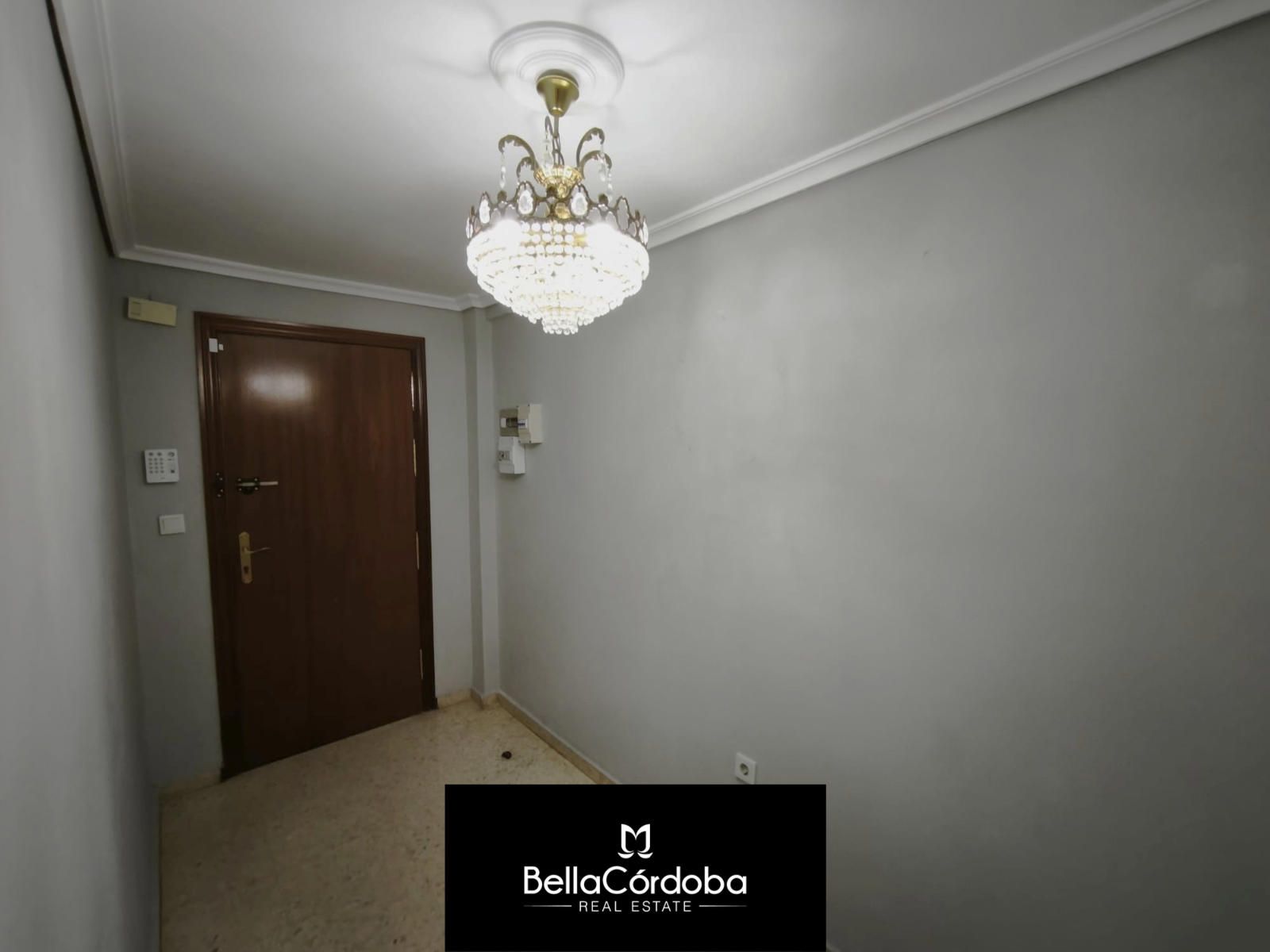 SEÑORIAL PISO EN CIUDAD JARDIN DE 4 HABITACIONES,  CON DOS ASCENSORES. - Foto 4