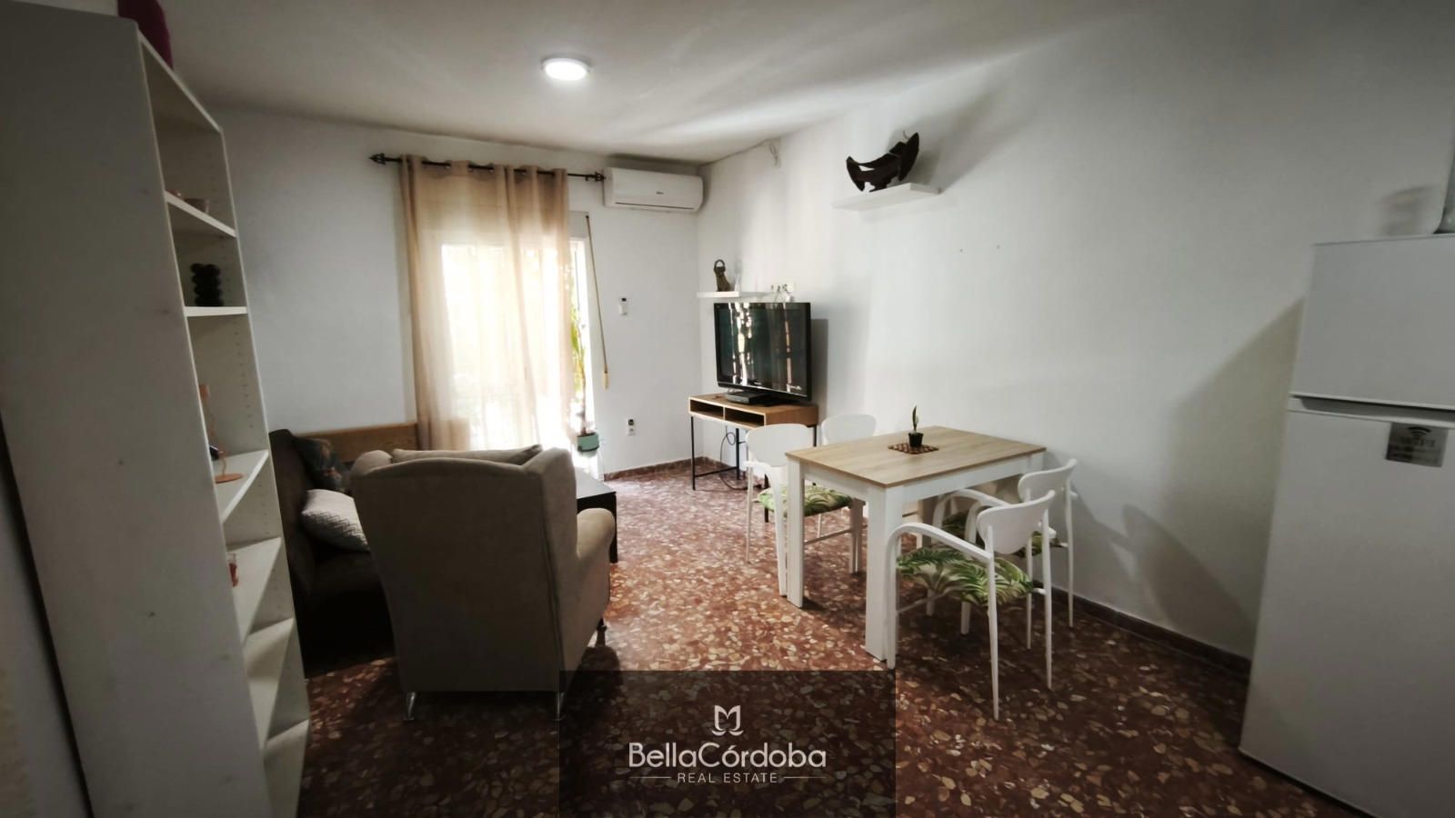 CASA ADOSADA PROXIMA A OLLERIAS, CON APARTAMENTO DE USO VACACIONAL EN PLANTA BAJA - Foto 2
