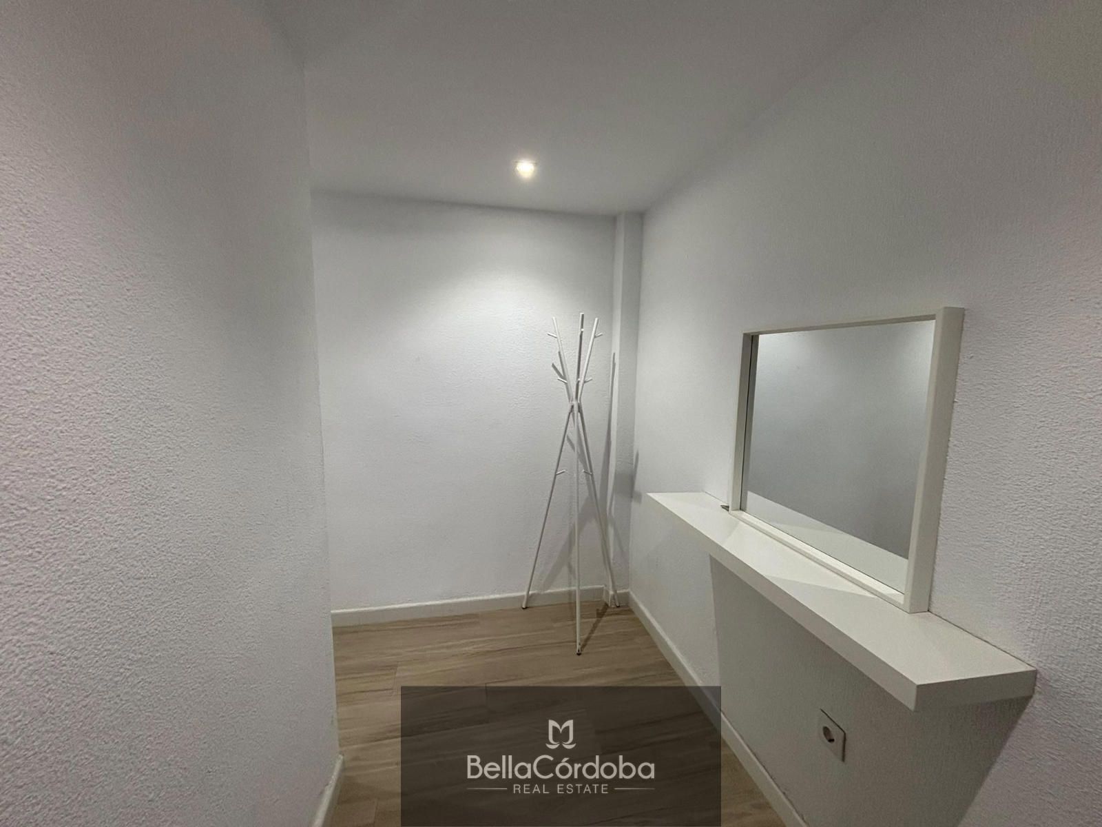 PISO EN HUERTA DE LA REINA DE 3 HABITACIONES Y 1 BAÑO.  EXTERIOR CON TERRAZA - Foto 4