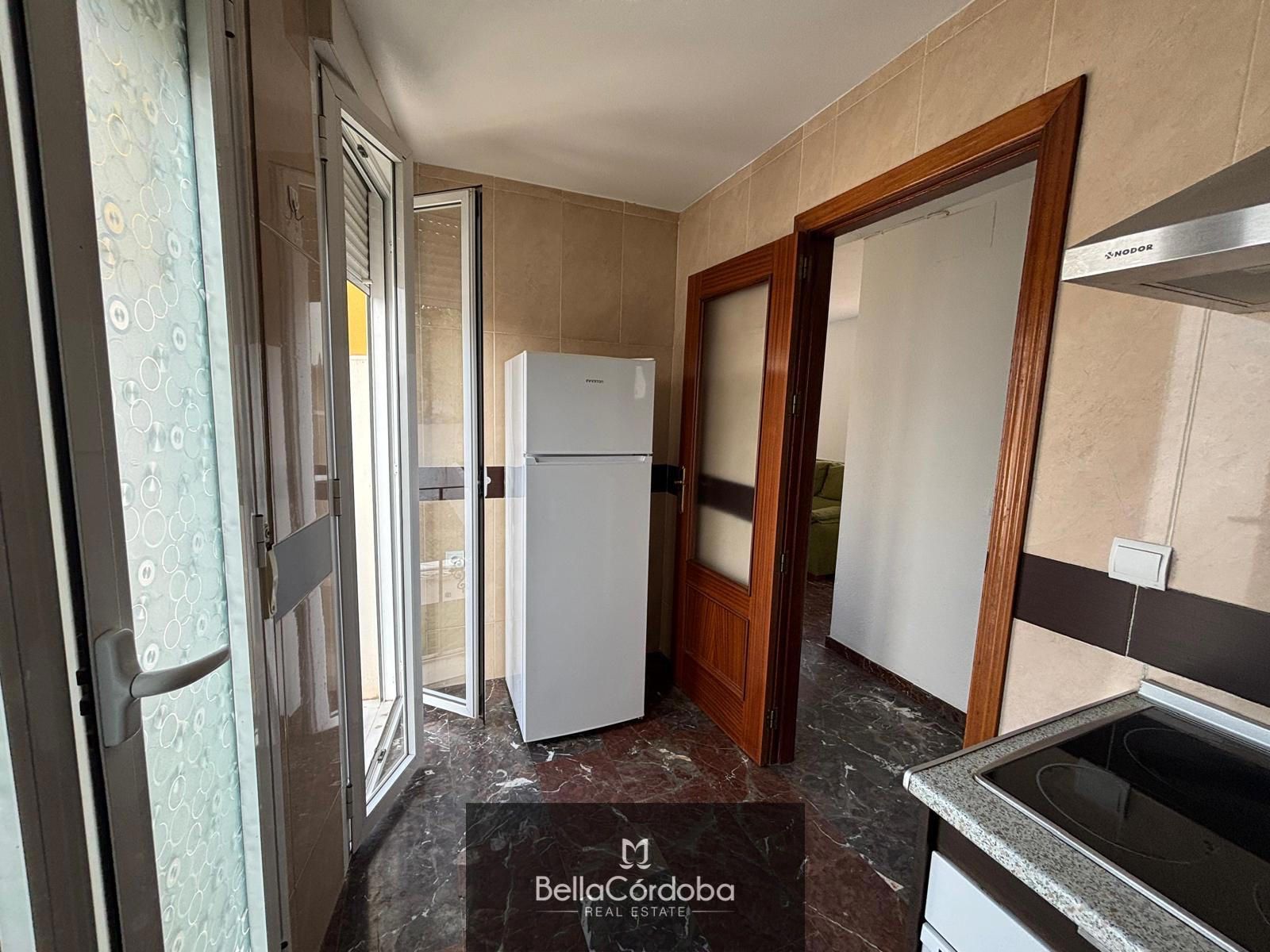 CASA ADOSADA EN ALMODOVAR, 3 HABITACIONES, BAÑO Y ASEO CON UNA TERRAZA DE 60M2 - Foto 15