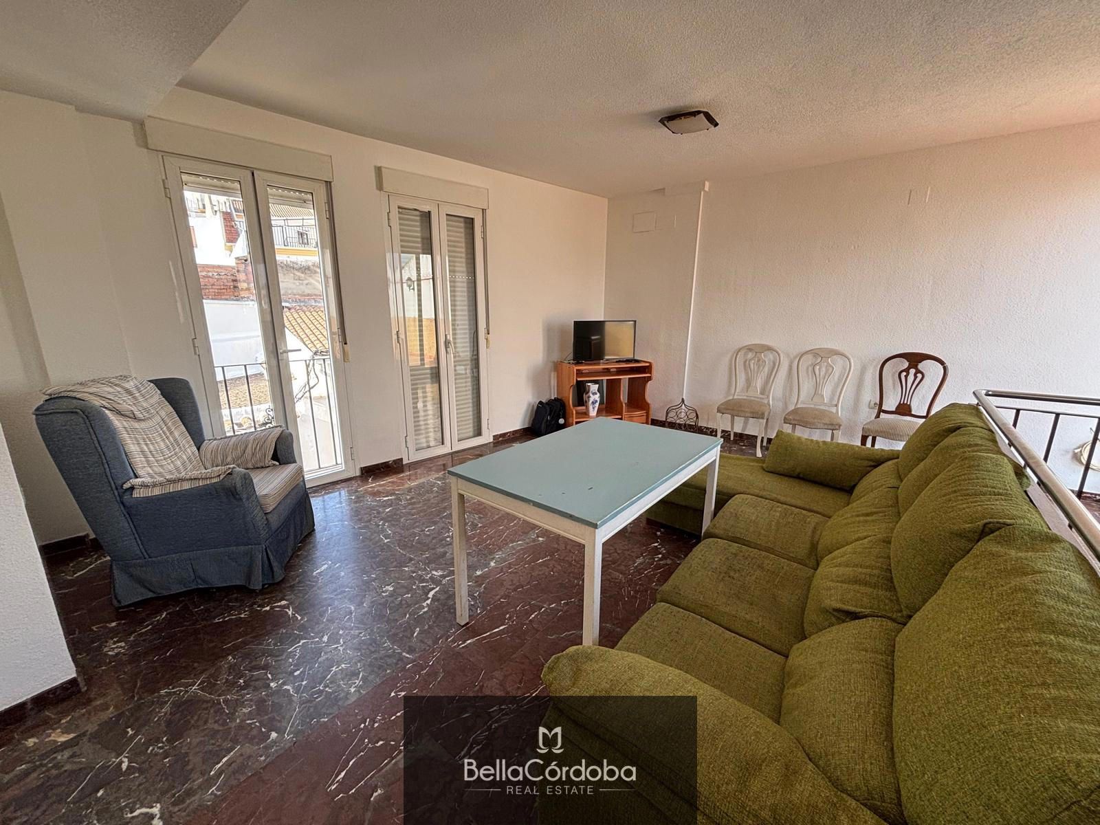 CASA ADOSADA EN ALMODOVAR, 3 HABITACIONES, BAÑO Y ASEO CON UNA TERRAZA DE 60M2 - Foto 4