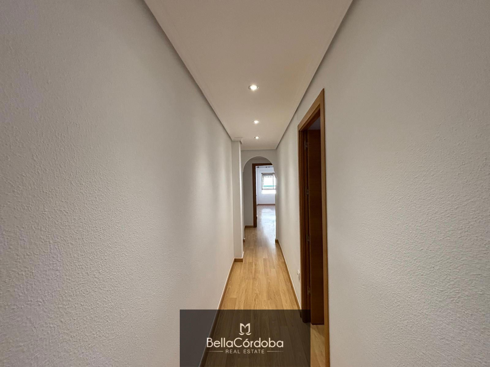 PISO DE ALQUILER EN CORDOBA MUY BONITO, EXTERIOR DE 3 HABITACIONES Y UN BAÑO . BUENA UBICACIÓN - Foto 8