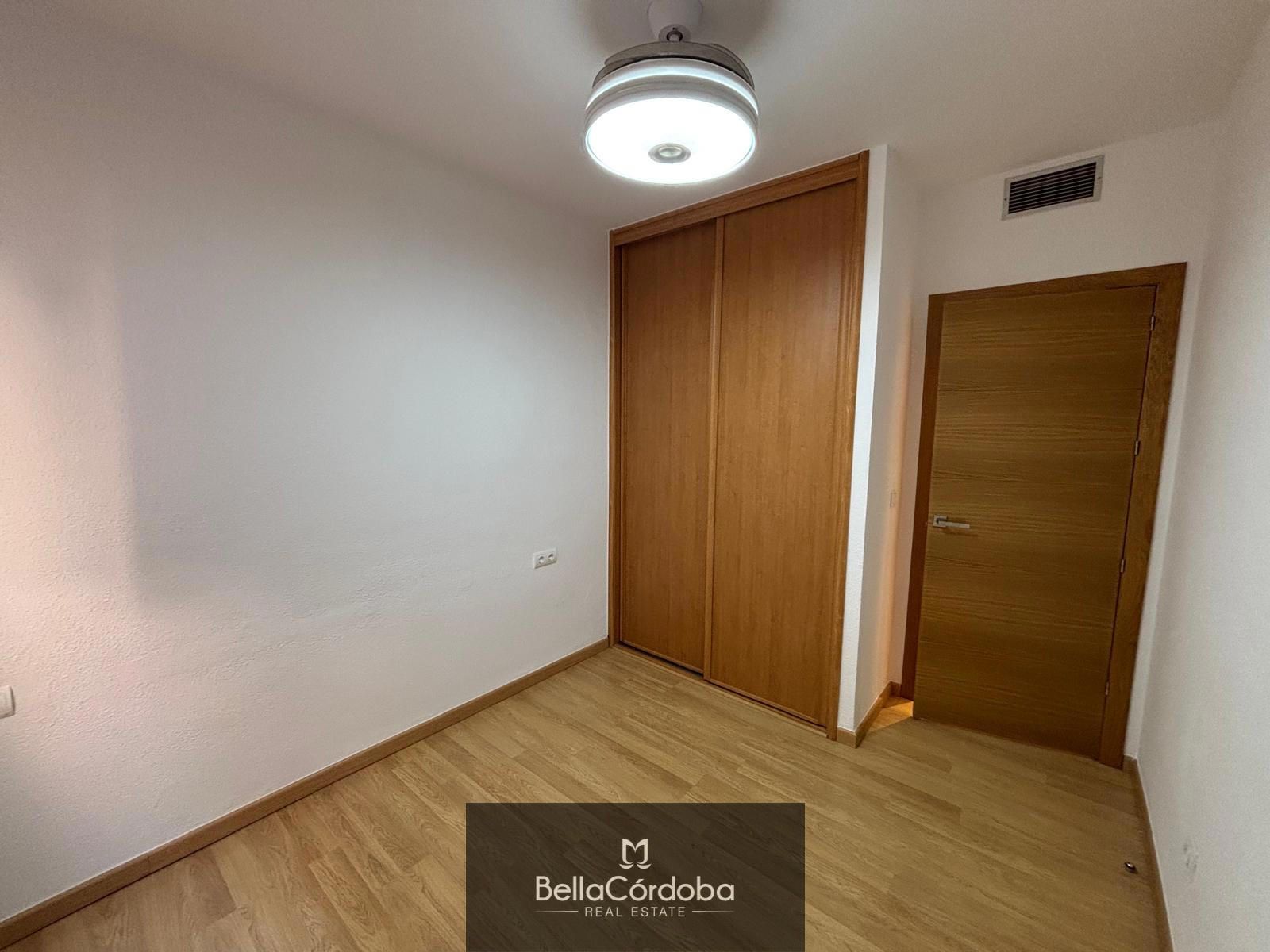 PISO DE ALQUILER EN CORDOBA MUY BONITO, EXTERIOR DE 3 HABITACIONES Y UN BAÑO . BUENA UBICACIÓN - Foto 10