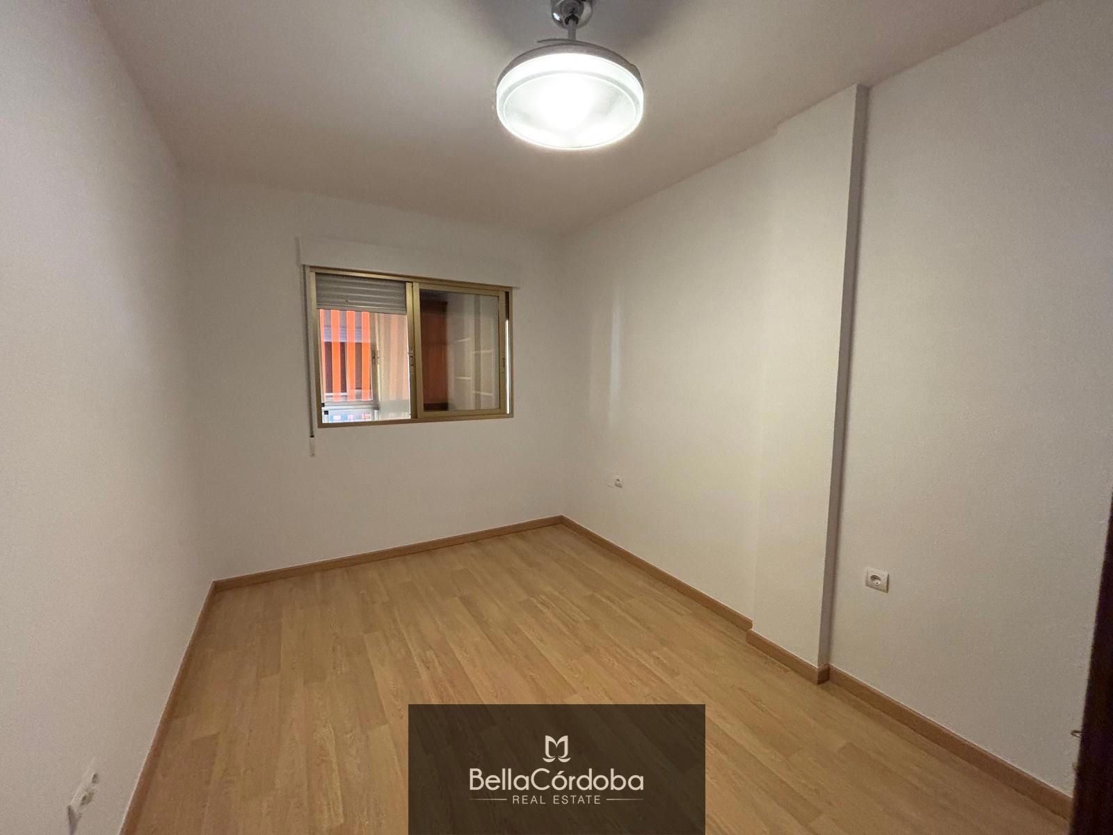 PISO DE ALQUILER EN CORDOBA MUY BONITO, EXTERIOR DE 3 HABITACIONES Y UN BAÑO . BUENA UBICACIÓN - Foto 15