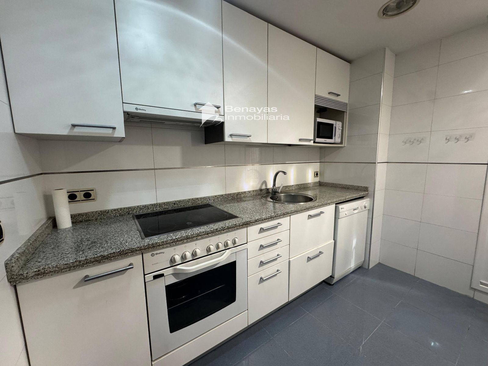 2-room apartment of 76m² in Salamanca photo 5