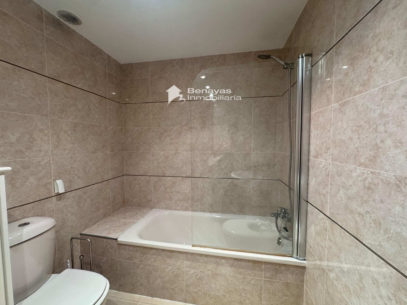 2-room apartment of 76m² in Salamanca photo 9