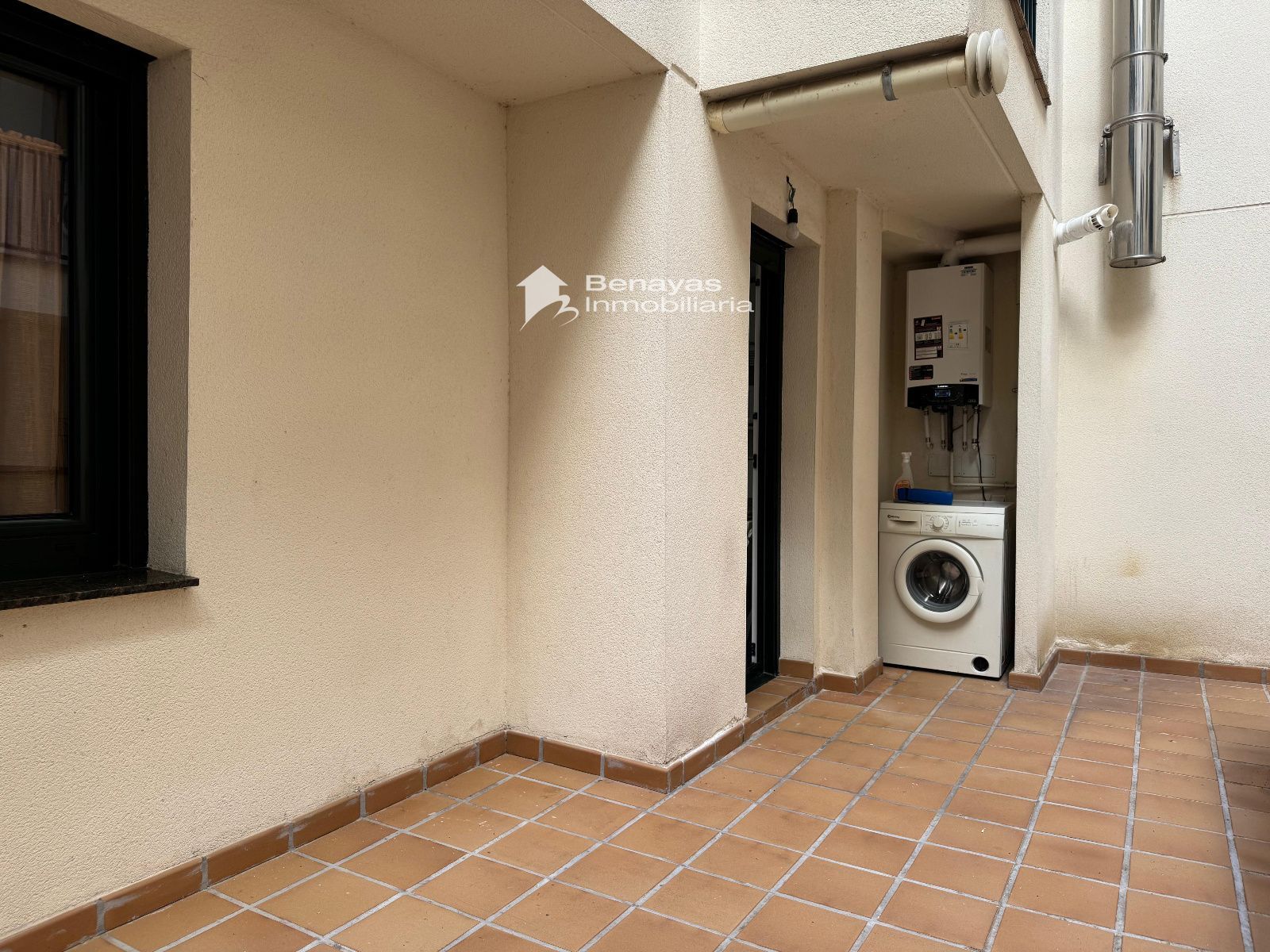 2-room apartment of 76m² in Salamanca photo 13