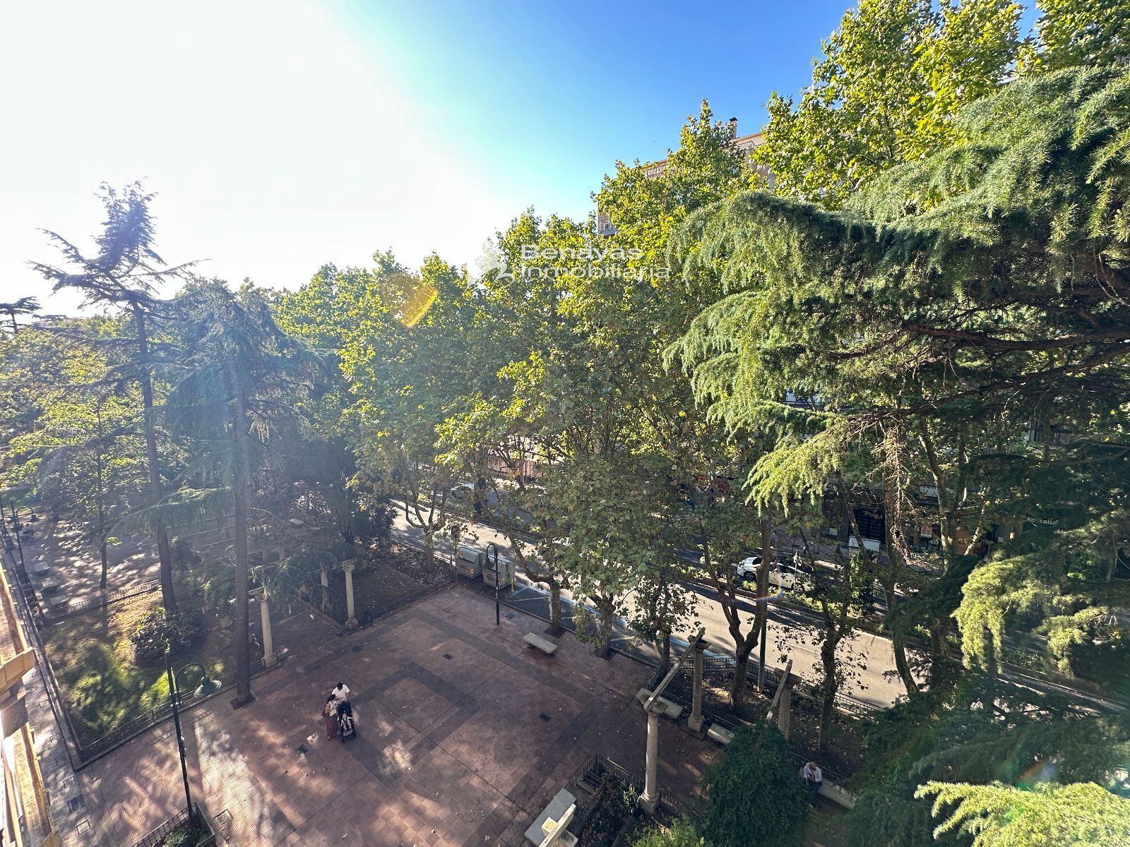 VIVIENDA SEÑORIAL EN PLENO CENTRO DE SALAMANCA, CON VISTAS AL PASEO DE CARMELITAS - Foto 2
