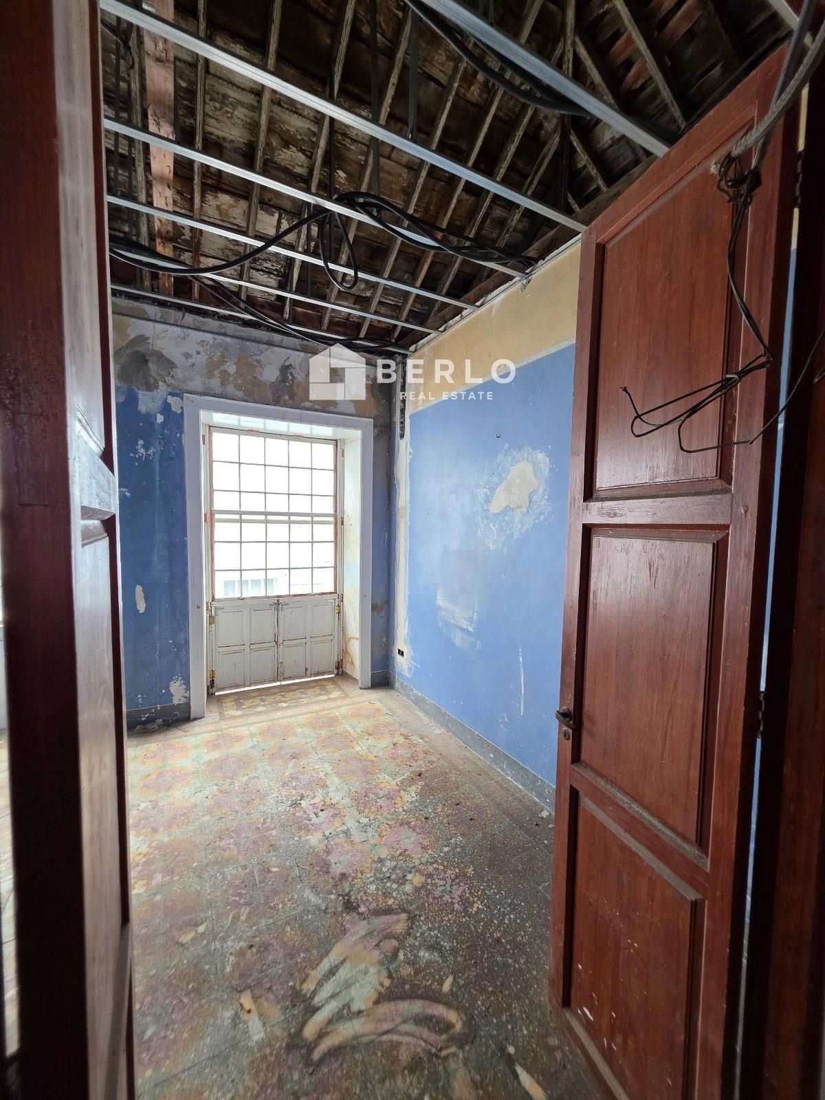 Salón - Se vende inmueble en Santa Cruz de La Palma con vistas al mar y terrazas