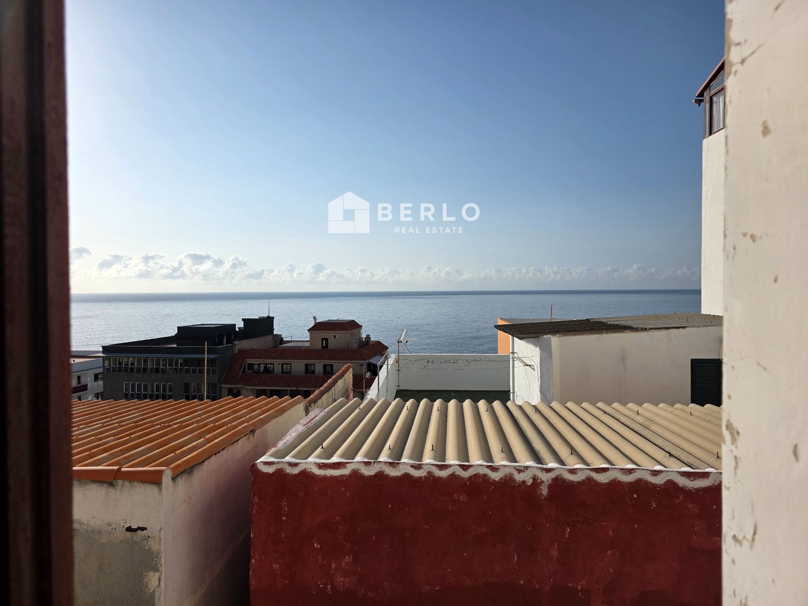 Terraza - Se vende inmueble en Santa Cruz de La Palma con vistas al mar y terrazas