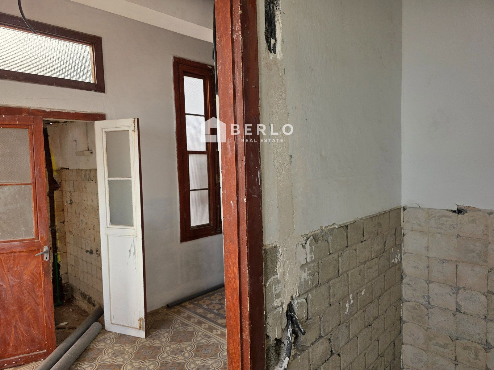 Baño - Se vende inmueble en Santa Cruz de La Palma con vistas al mar y terrazas