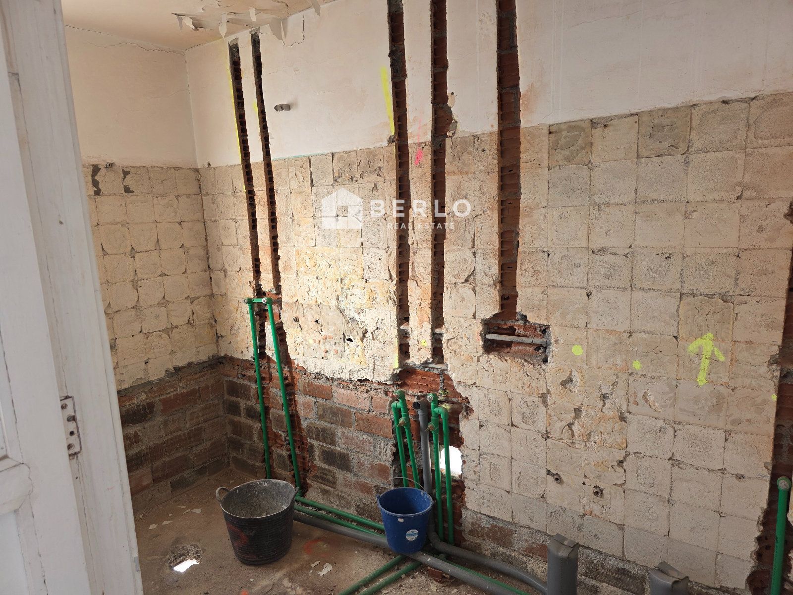 Baño - Se vende inmueble en Santa Cruz de La Palma con vistas al mar y terrazas
