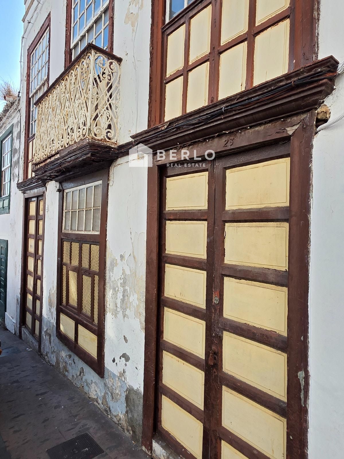 Fachada - Se vende inmueble en Santa Cruz de La Palma con vistas al mar y terrazas