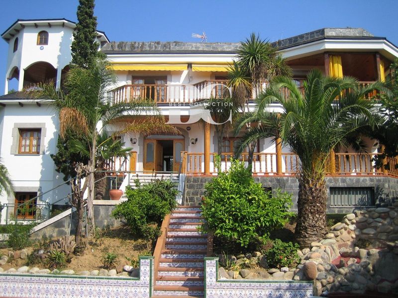 Detached Villa for rent Lloret de Mar, Girona. Ref: 1074. Best Collection