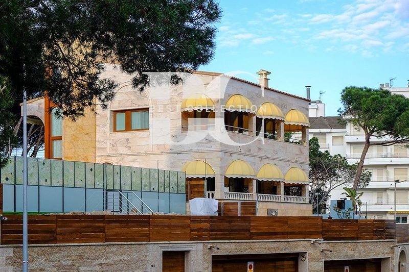 Detached Villa for rent Lloret de Mar, Girona. Ref: 1121. Best Collection