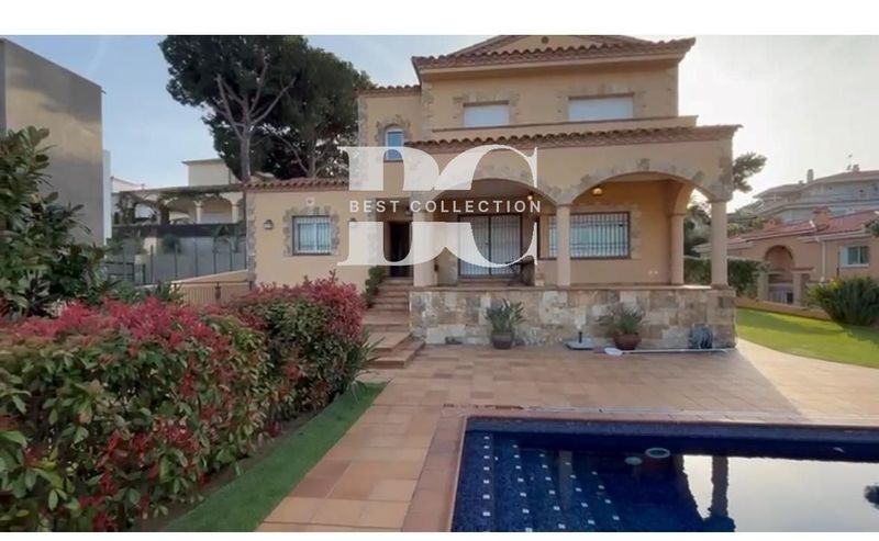 Detached Villa for sale Lloret de Mar, Girona. Ref: 1146. Best Collection