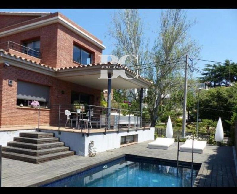 Detached Villa for rent Barcelona. Ref: 1219. Best Collection