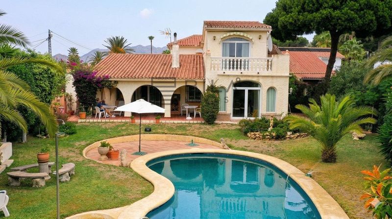 Chalet Independiente en venta Marbella, Málaga. Ref: 11868. Bila Invest