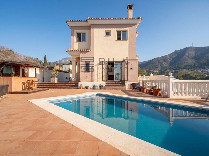 Chalet Independiente en venta Fuengirola, Málaga. Ref: 11966. Bila Invest